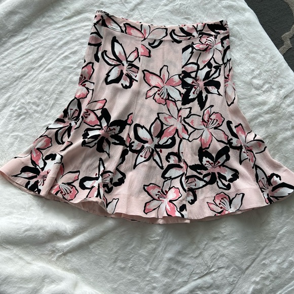Kate Spade Pink and Black Floral Skirt with Ruffle/Flare Bottom Women’s Size 8 - Picture 3 of 10